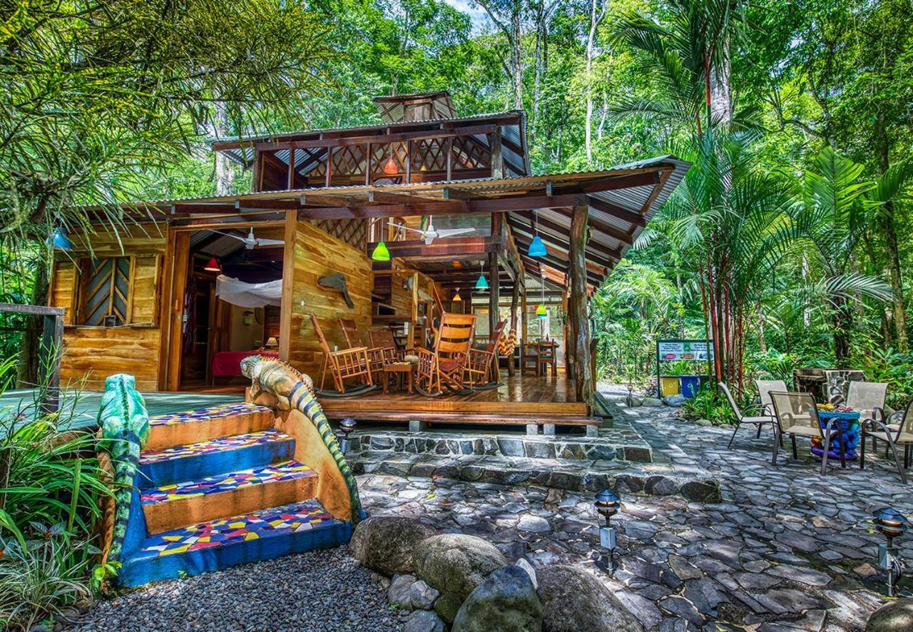 Congo Bongo Ecovillage Costa Rica *